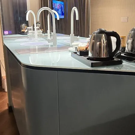 לינה וארוחת בוקר Alba Suites Vlorë