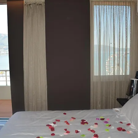 Alba Aparthotel *
