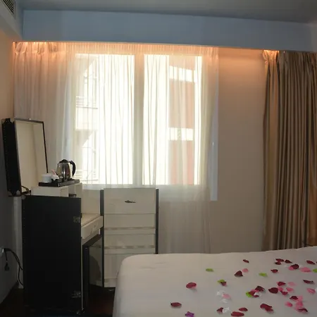 Aparthotel Alba Vlorë